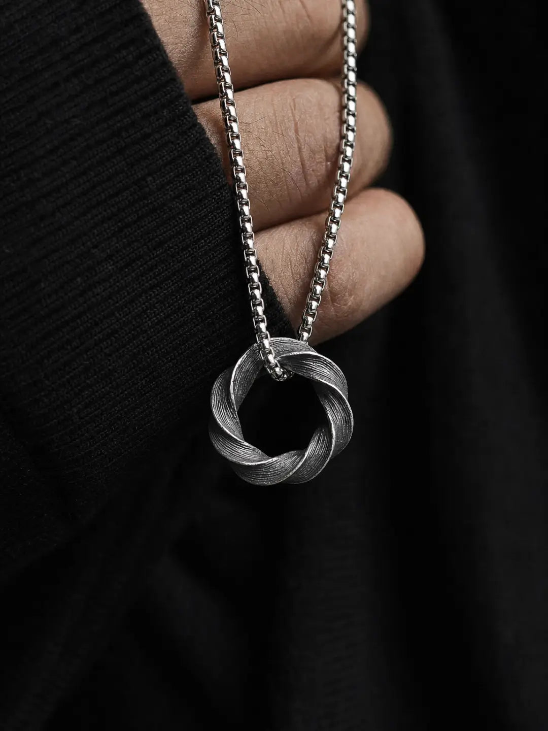 Nagare Ori Pendant