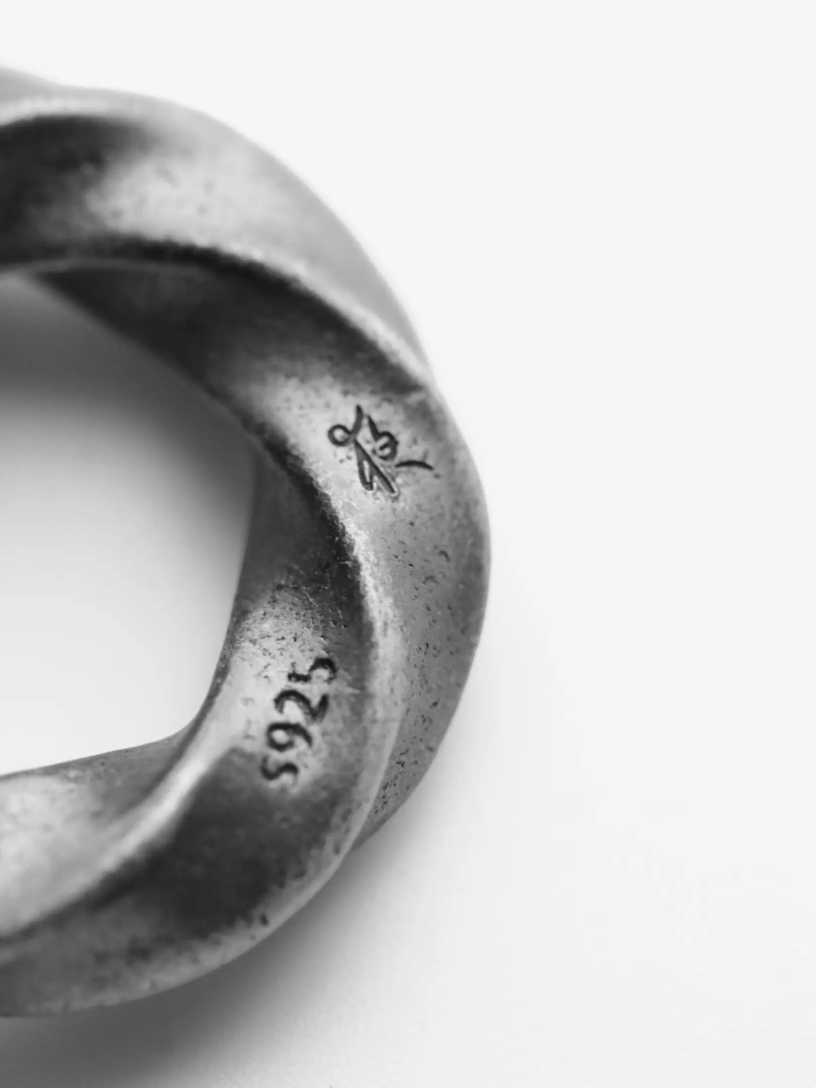 Nagare Pendant